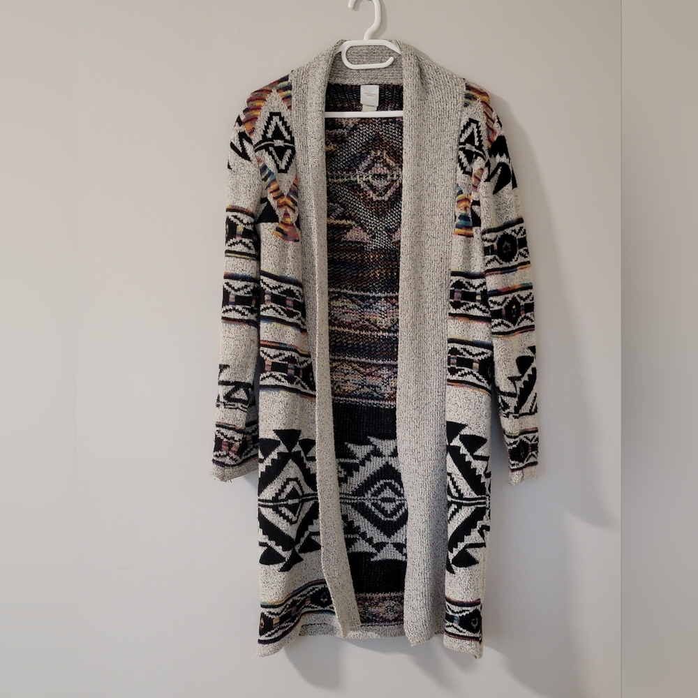 Women's Geometric Patterned Cardigan Sweater